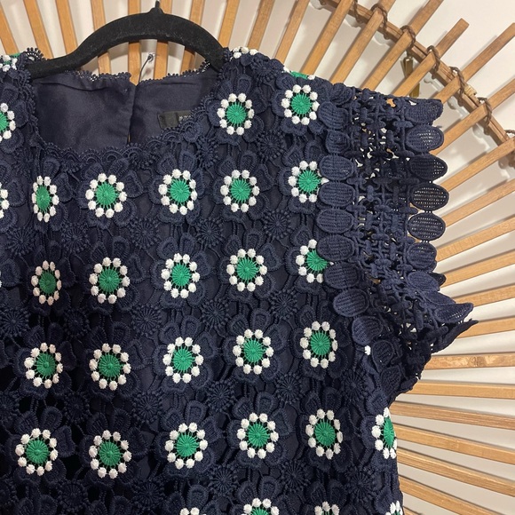 J. Crew Navy & Green Floral Crochet Lace Blouse Cap Sleeve  Preppy Classic Sz M - Picture 2 of 10